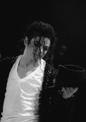 Tqwsfbv-michael-jackson-billie-jean-34376753064