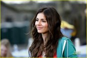 Victoria-victoria-justice-15883216-1222-823